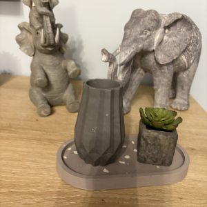 Objet déco vase octogonal en Jesmonite fait main